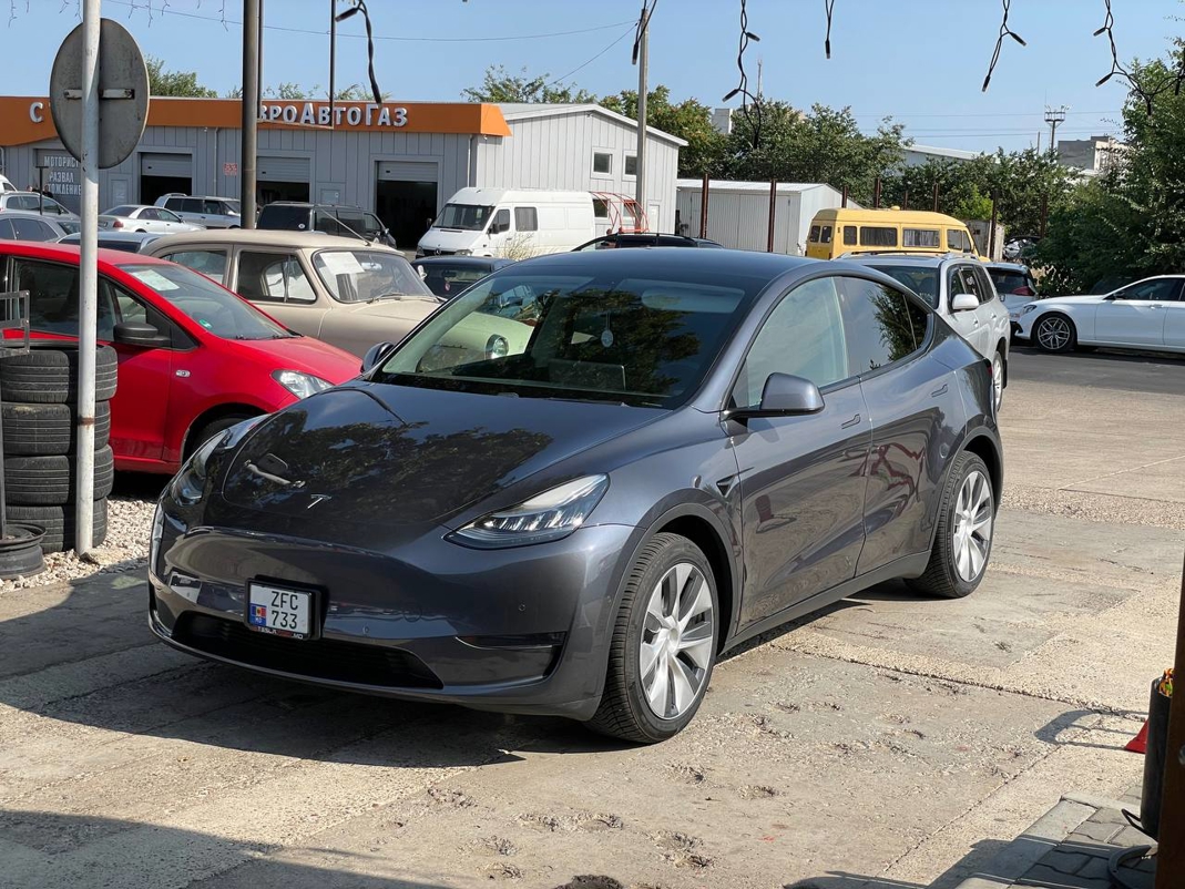 Tesla Model Y Long Range Dual Motor