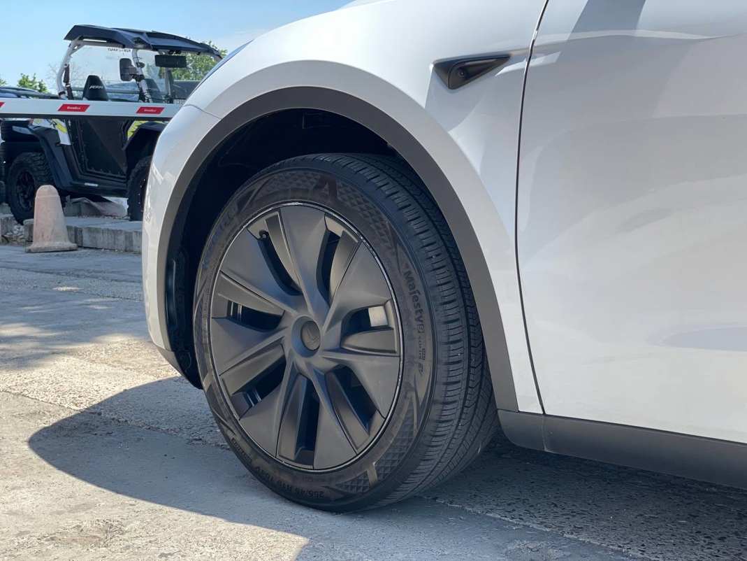 Tesla Model Y Long Range