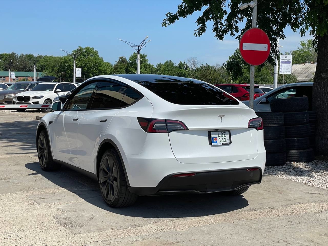Tesla Model Y Long Range