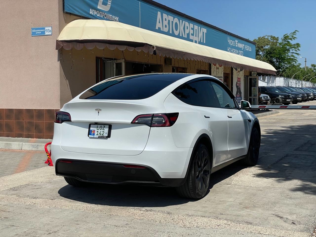 Tesla Model Y Long Range