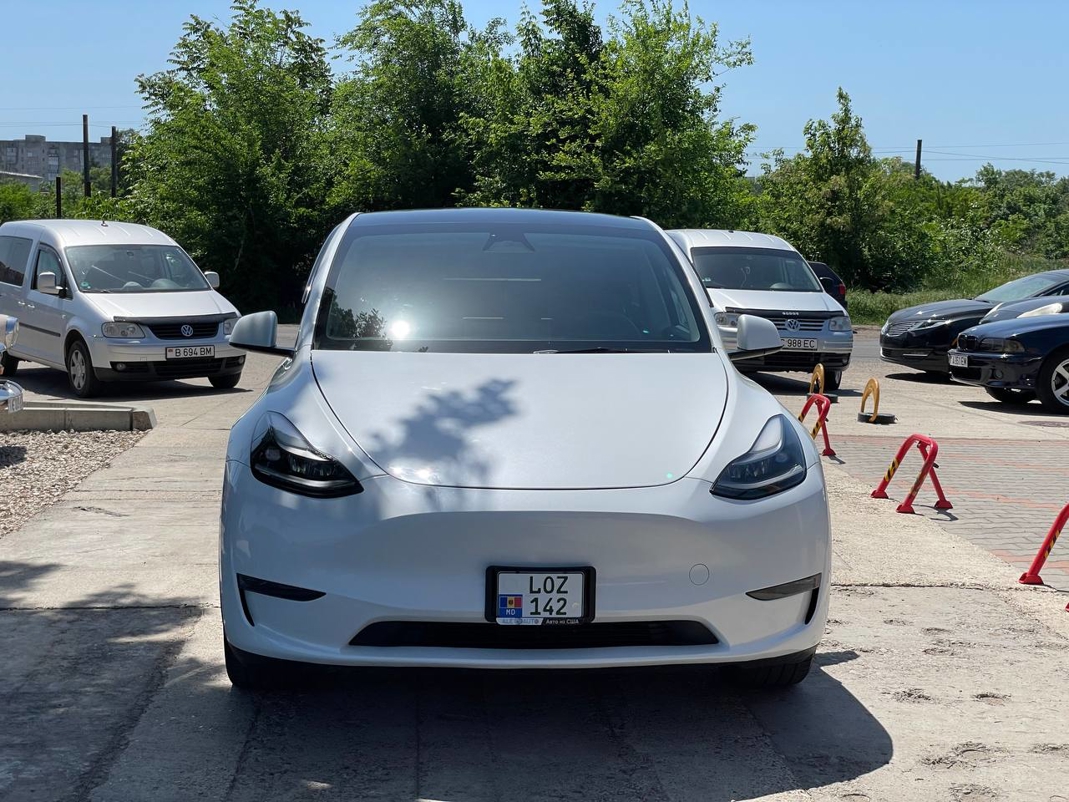 Tesla Model Y Long Range