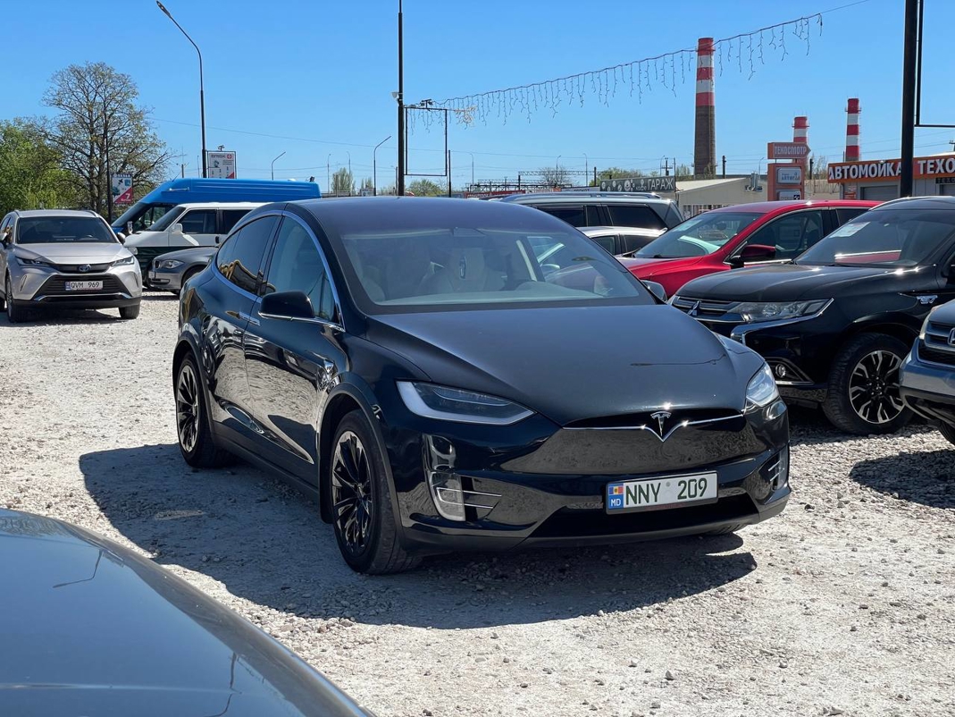 Tesla Model X 75D