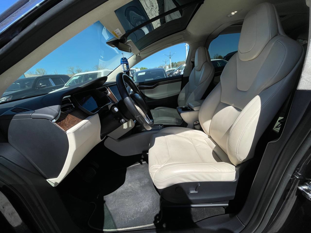 Tesla Model X 75D
