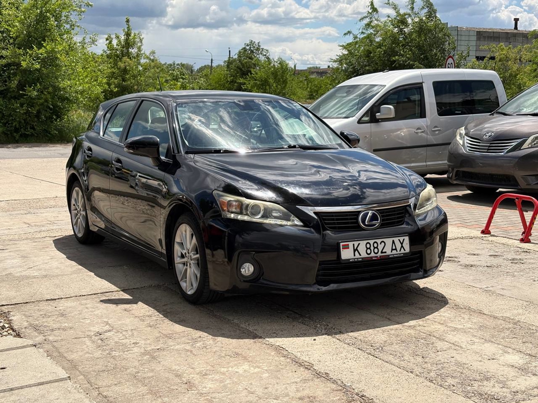 Lexus CT200h
