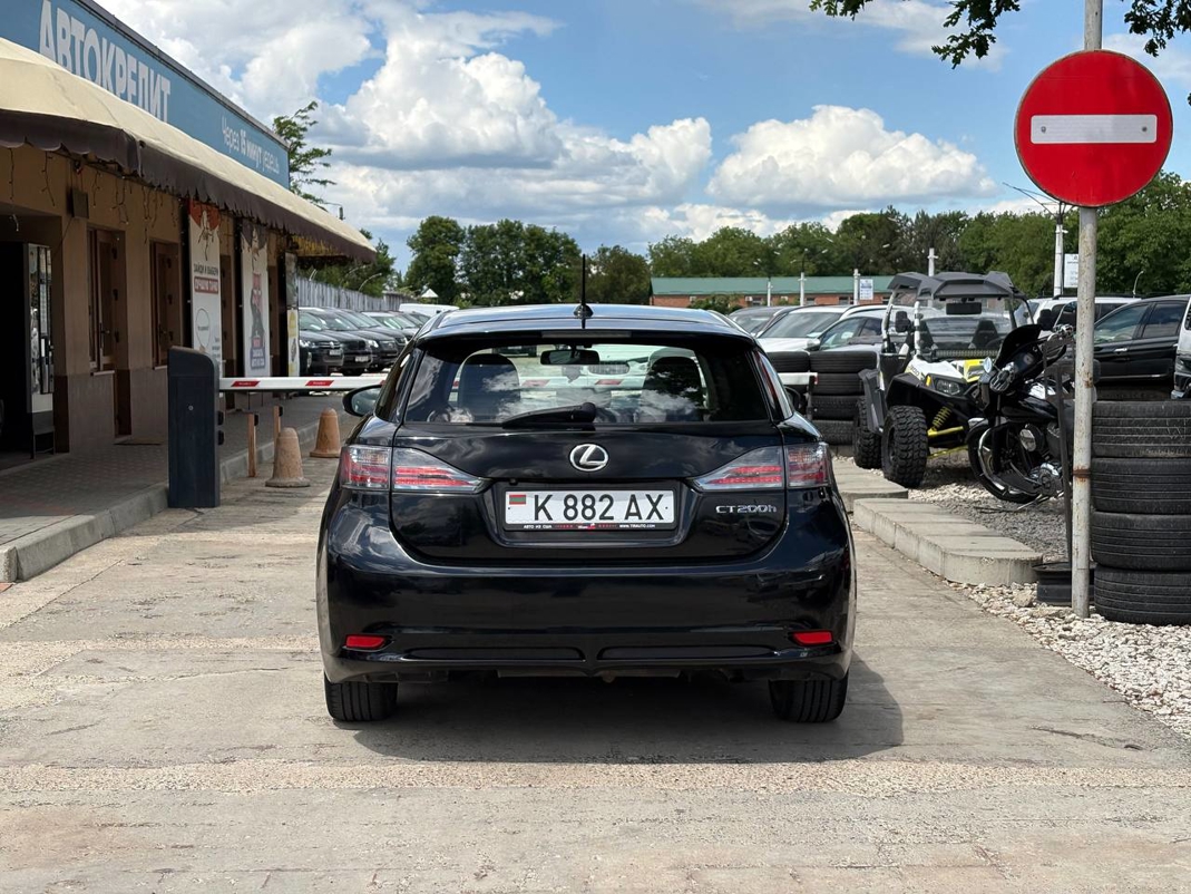 Lexus CT200h