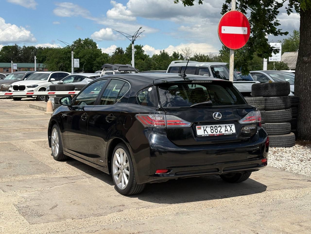 Lexus CT200h