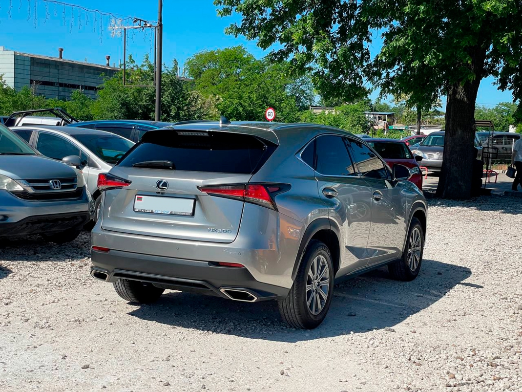 Lexus NX300