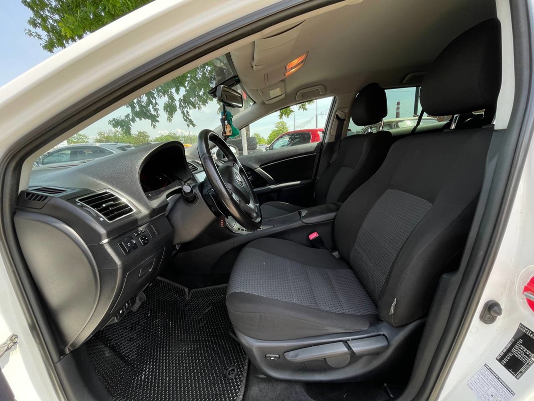 Toyota Avensis T27
