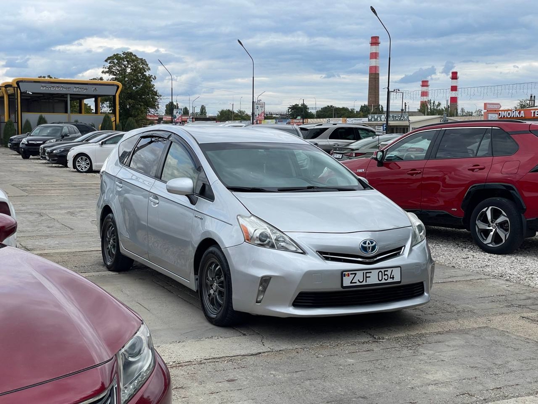 Toyota Prius V Hybrid
