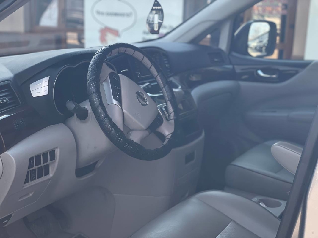 Nissan Quest