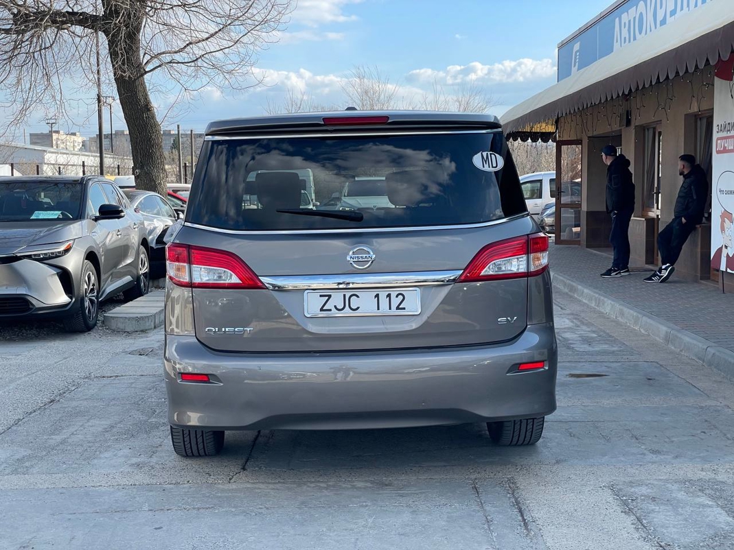 Nissan Quest