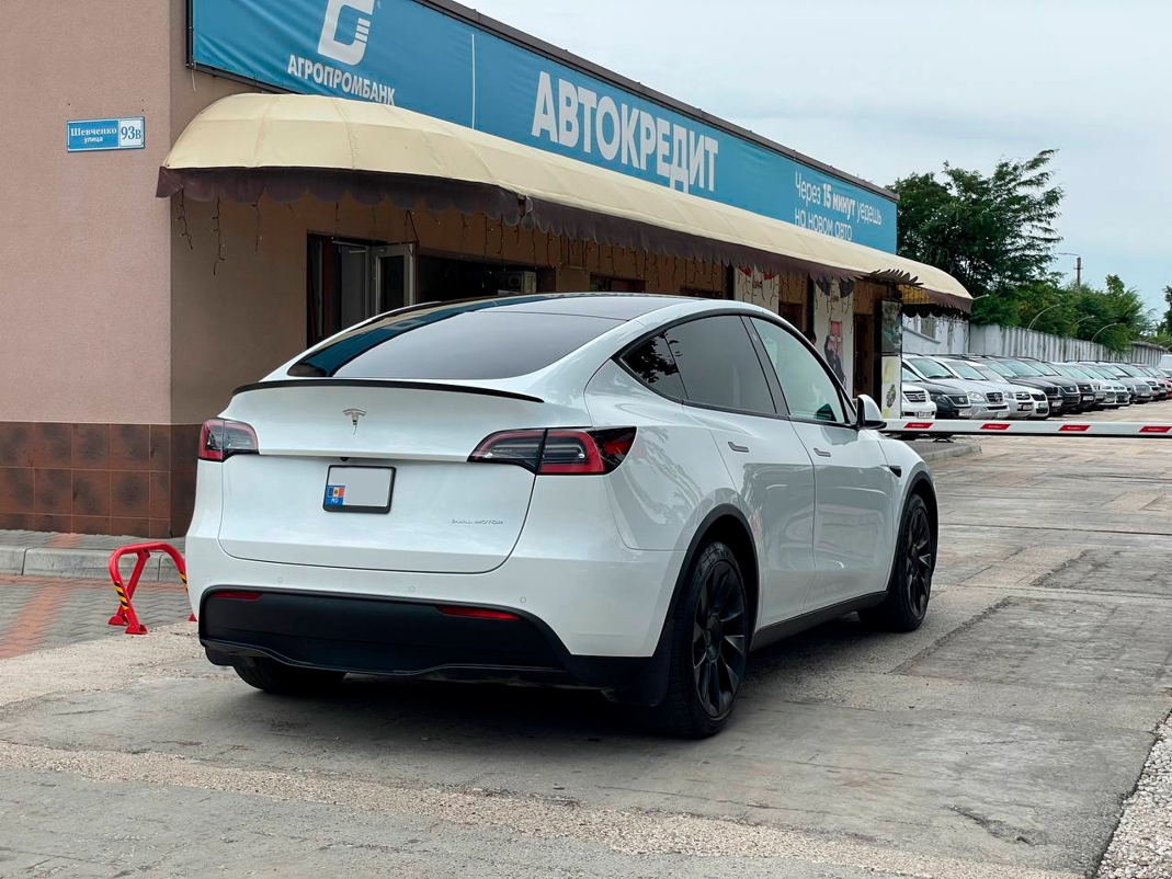 Tesla Model Y Long Range