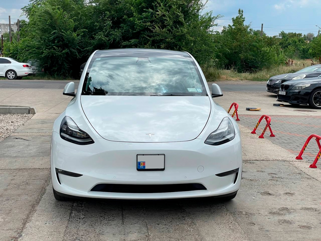 Tesla Model Y Long Range