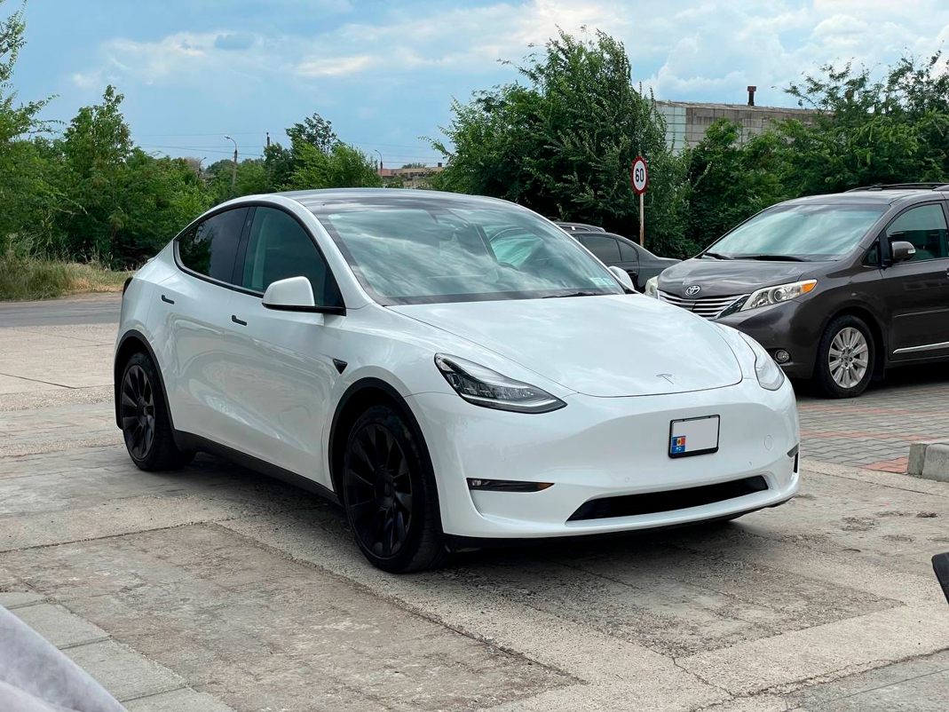 Tesla Model Y Long Range