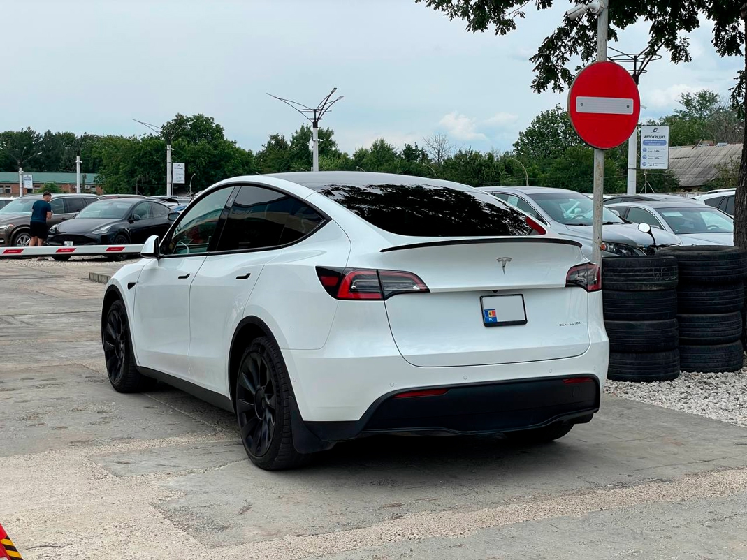 Tesla Model Y Long Range