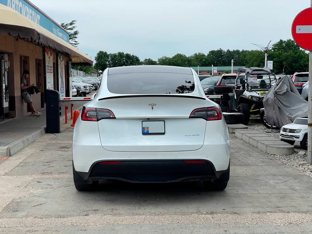 Tesla Model Y Long Range