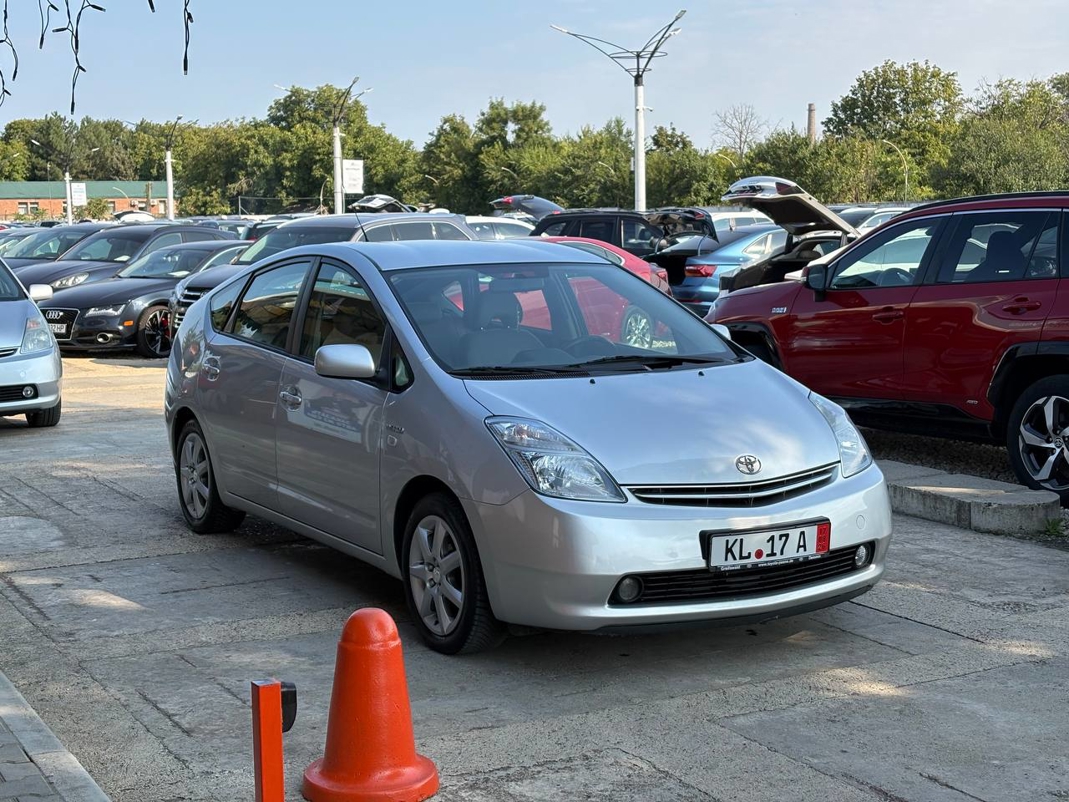 Toyota Prius 20 Hybrid