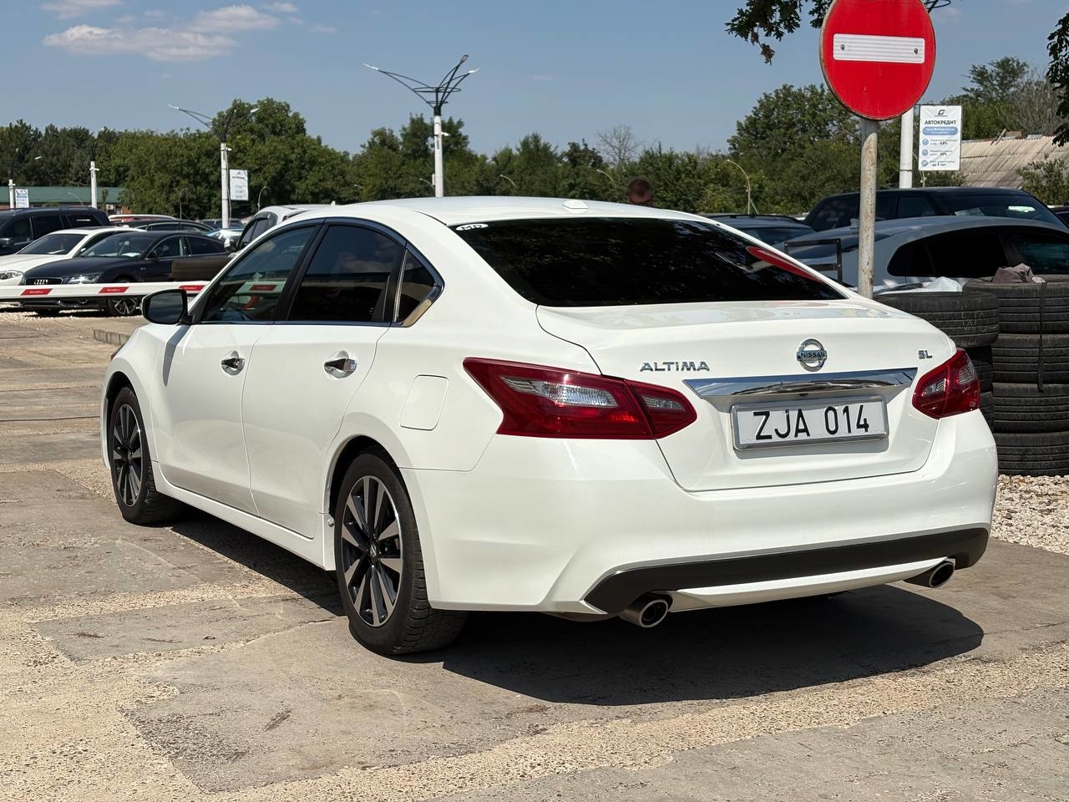 Nissan Altima