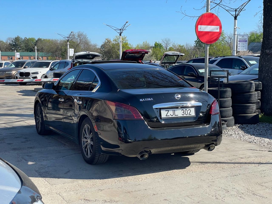 Nissan Maxima