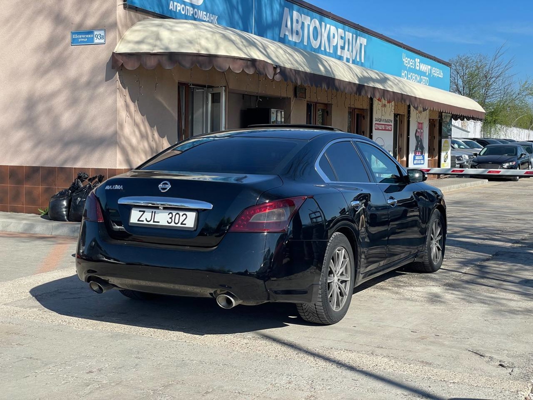 Nissan Maxima