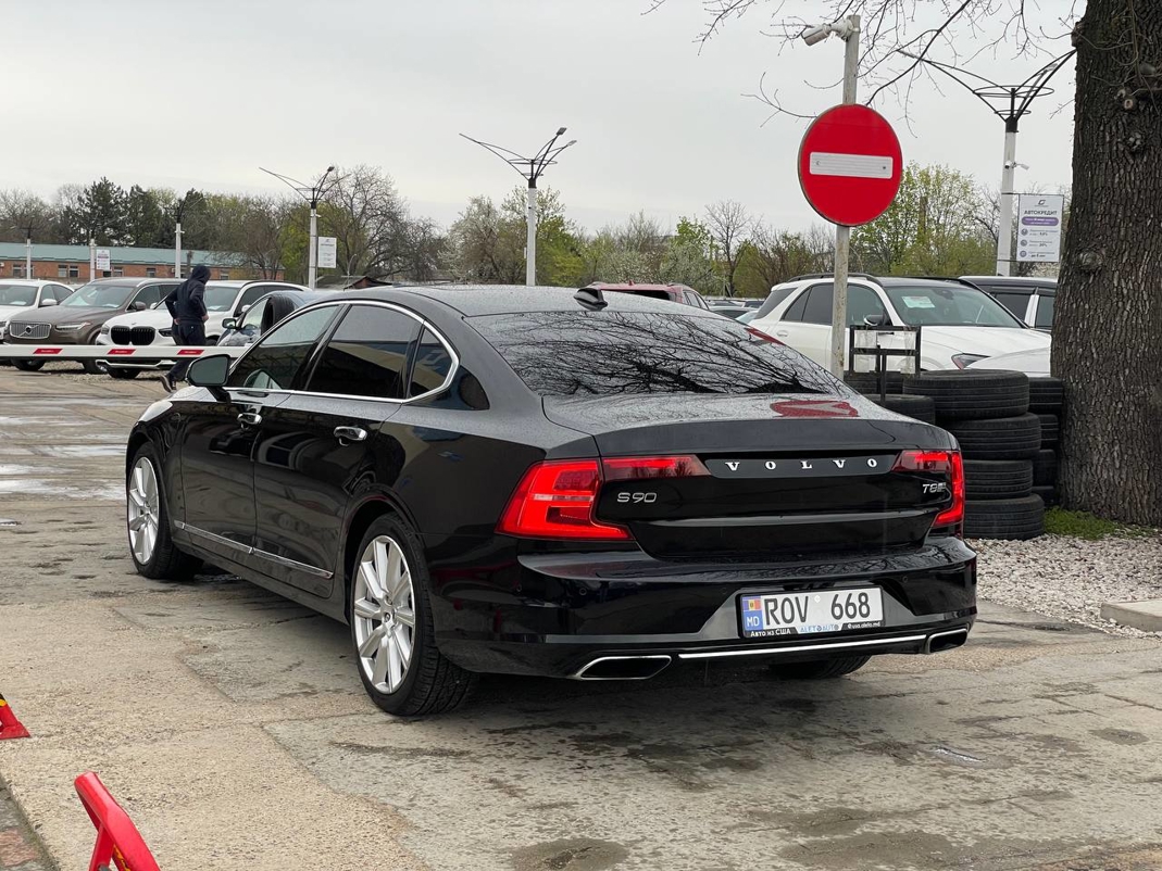 Volvo S90 T8 Plug-In-Hybrid