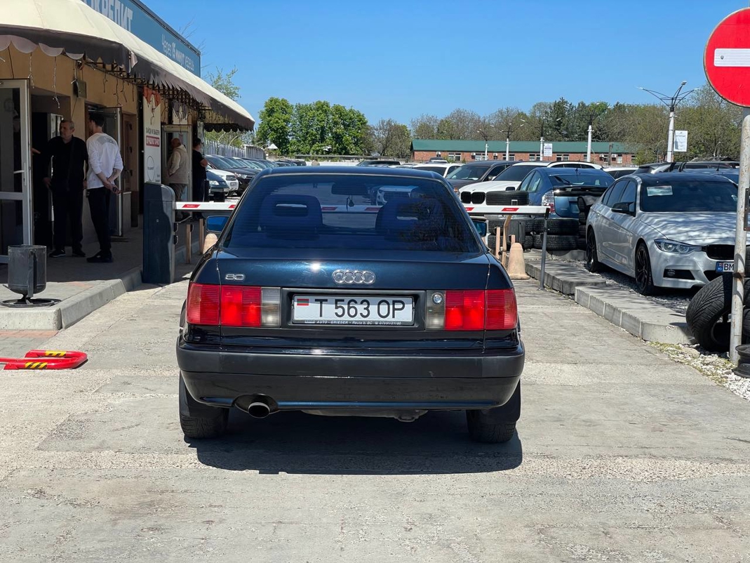 Audi 80