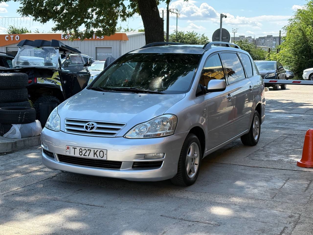 Toyota Avensis Verso