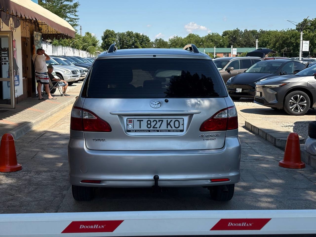 Toyota Avensis Verso