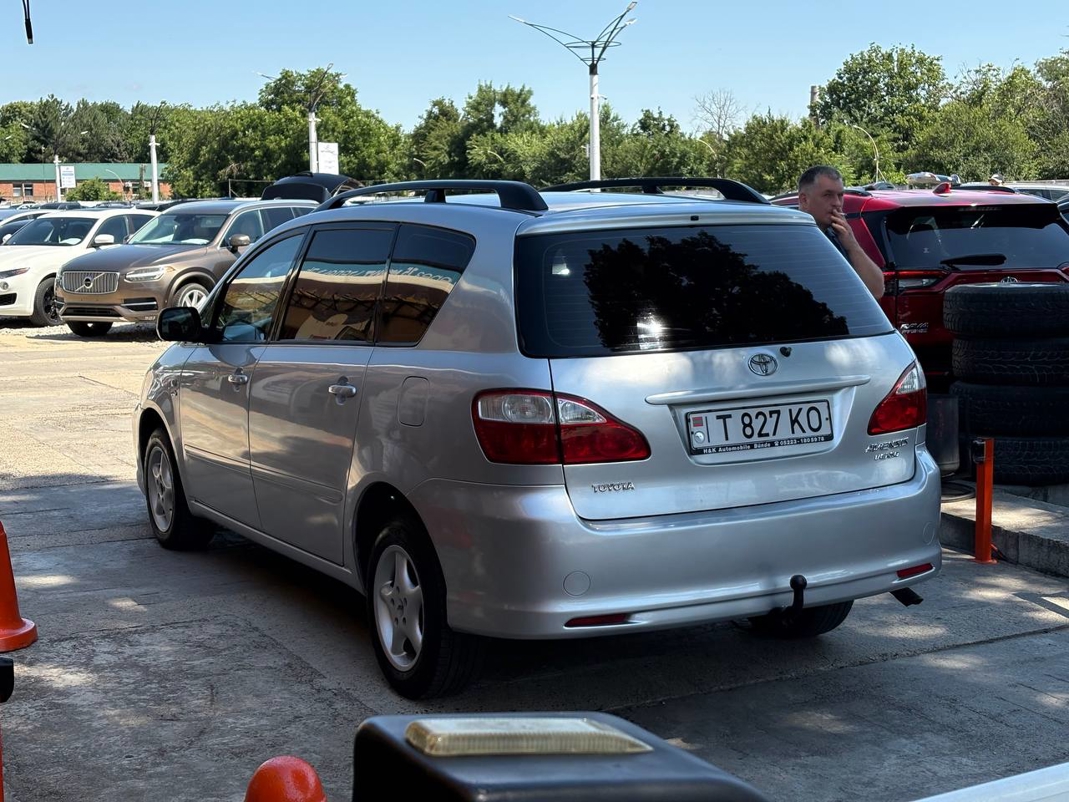 Toyota Avensis Verso