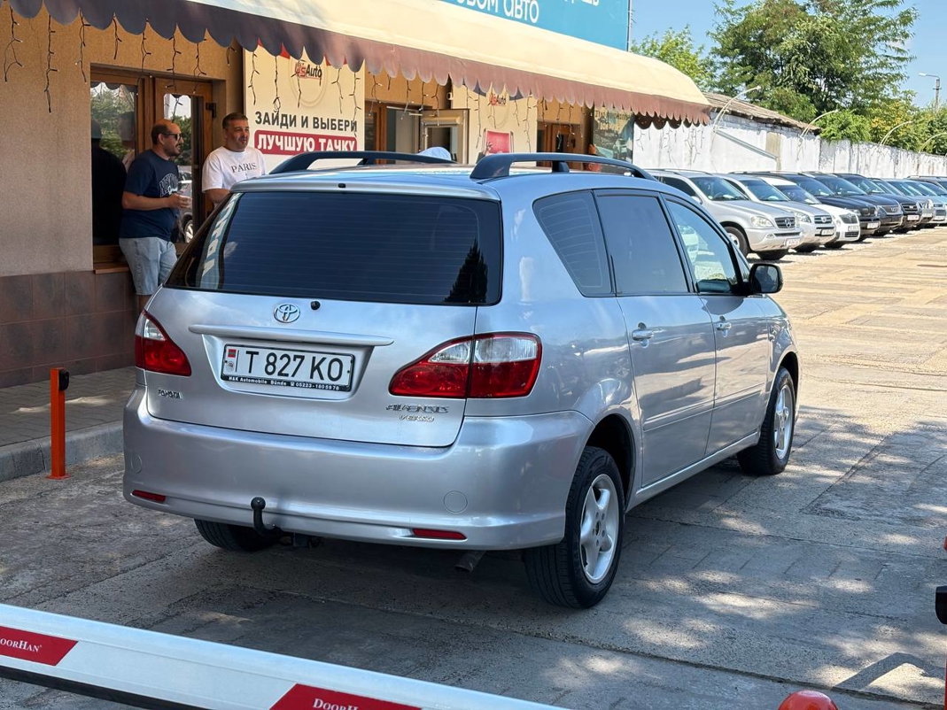 Toyota Avensis Verso
