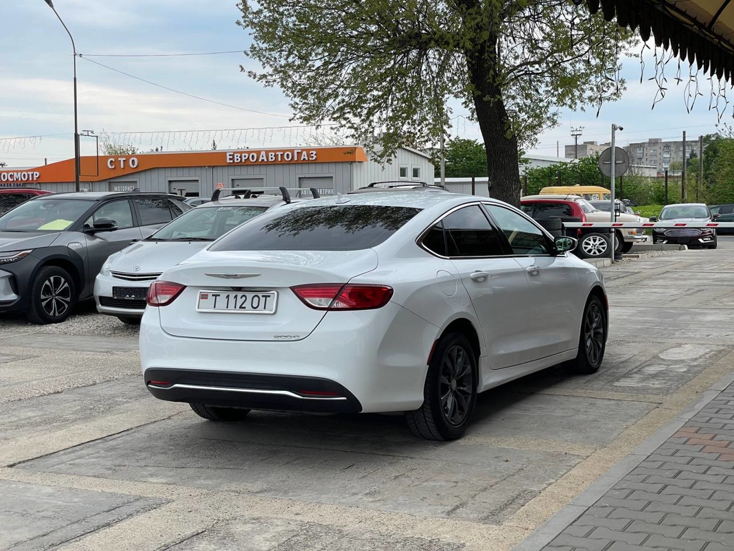 Chrysler 200C
