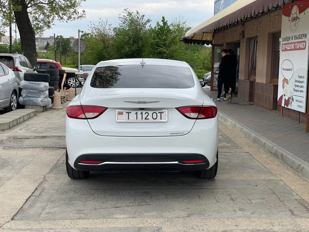 Chrysler 200C