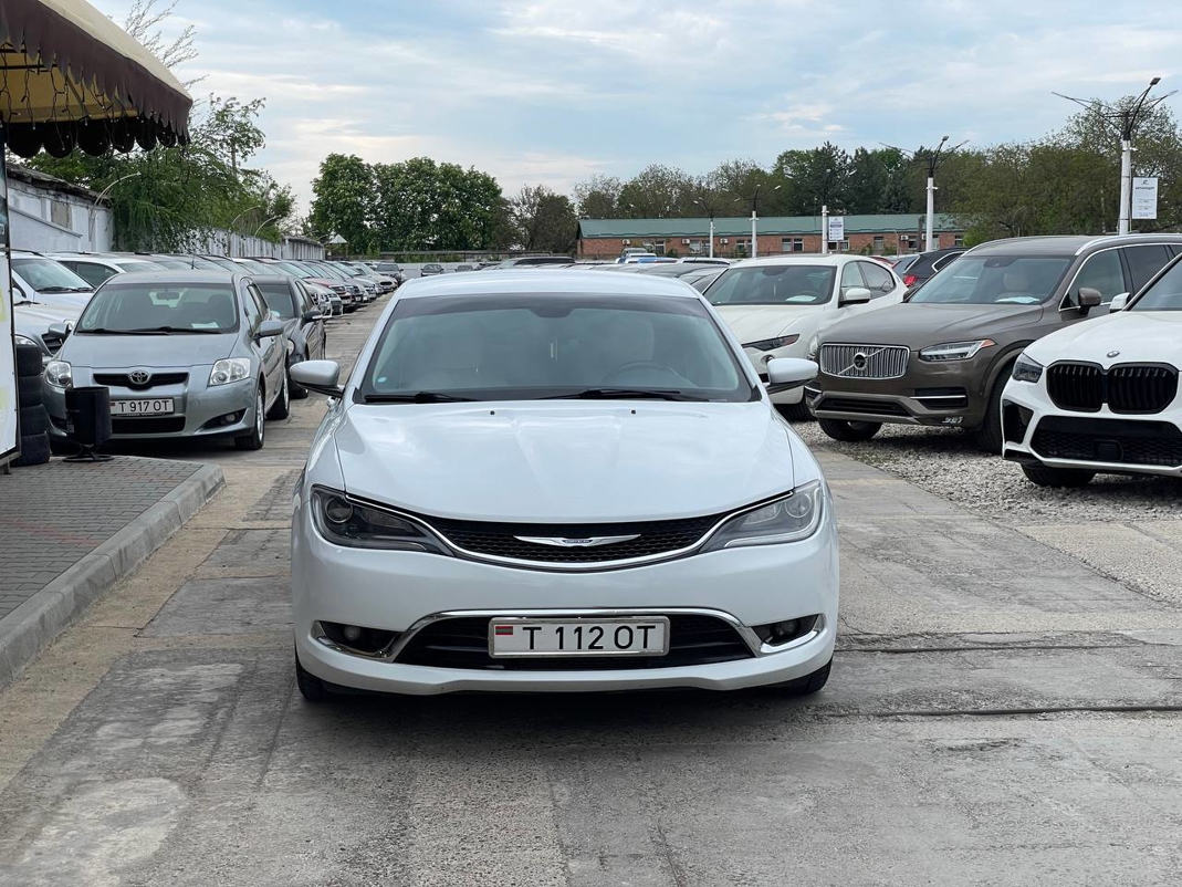Chrysler 200C