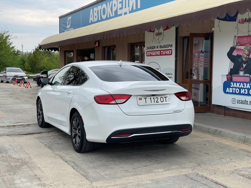 Chrysler 200C