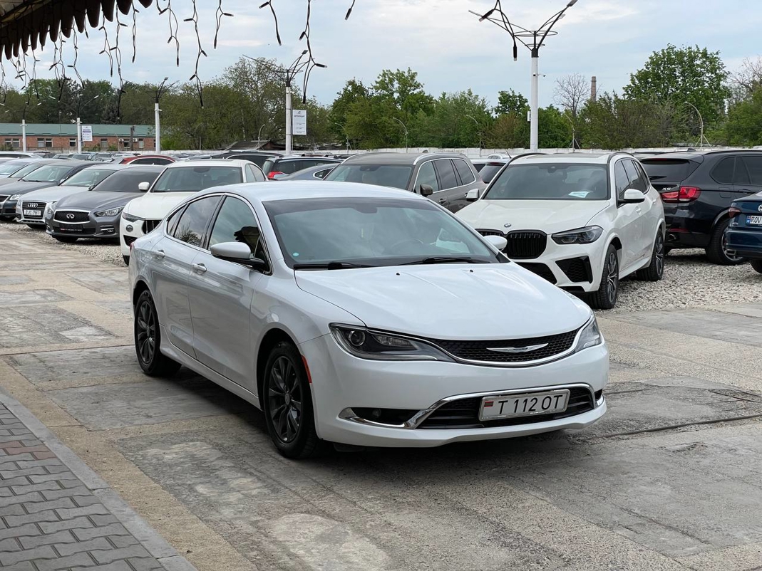 Chrysler 200C