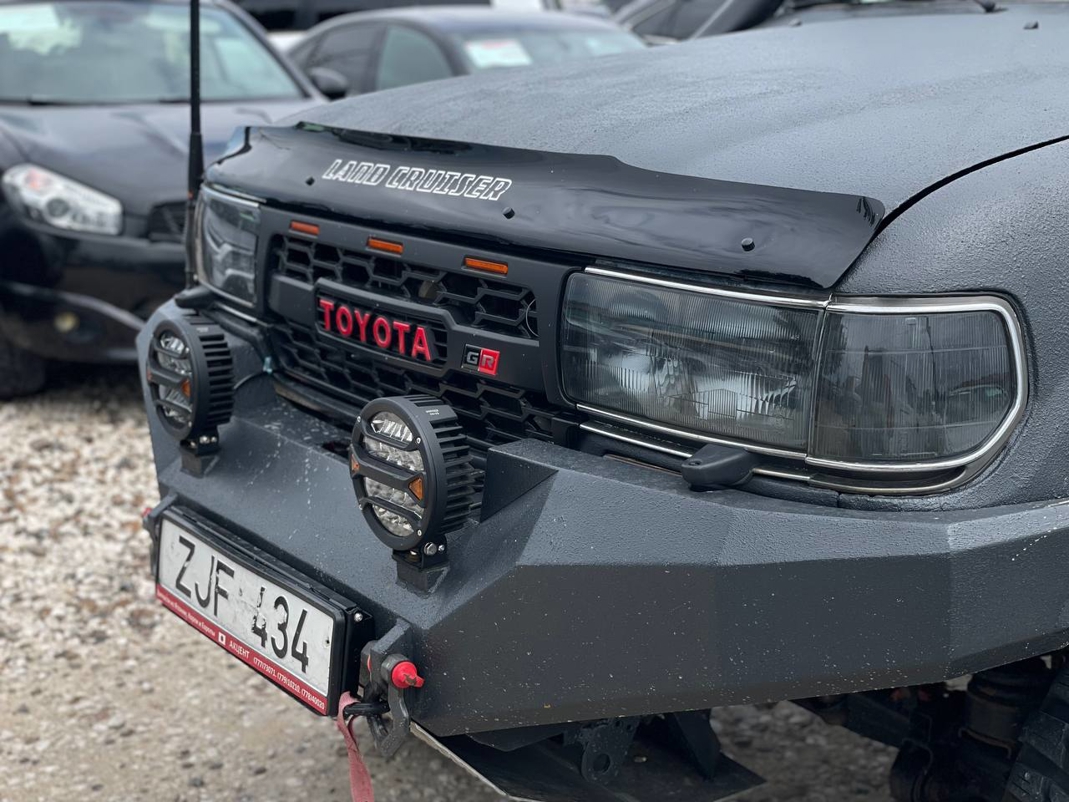 Toyota Land Cruiser 80