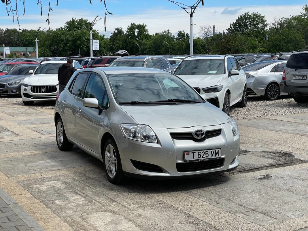 Toyota Auris 