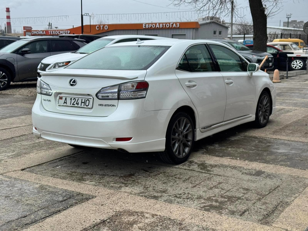 Lexus HS250h