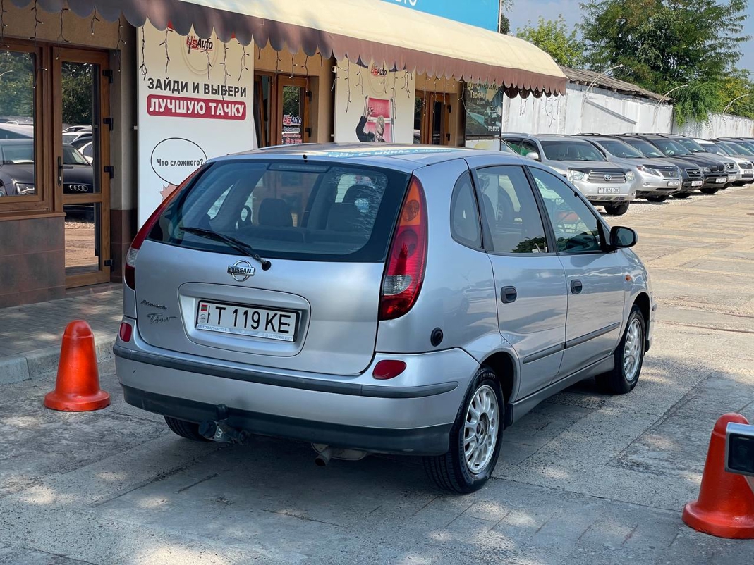 Nissan Almera Tino