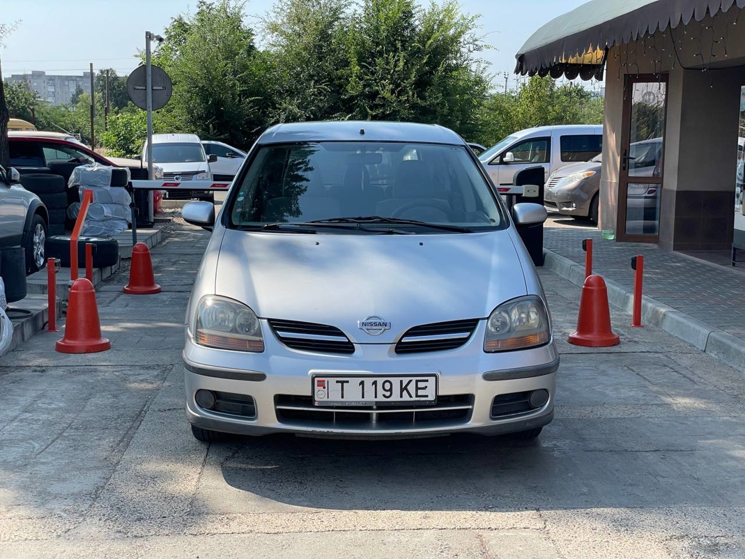 Nissan Almera Tino