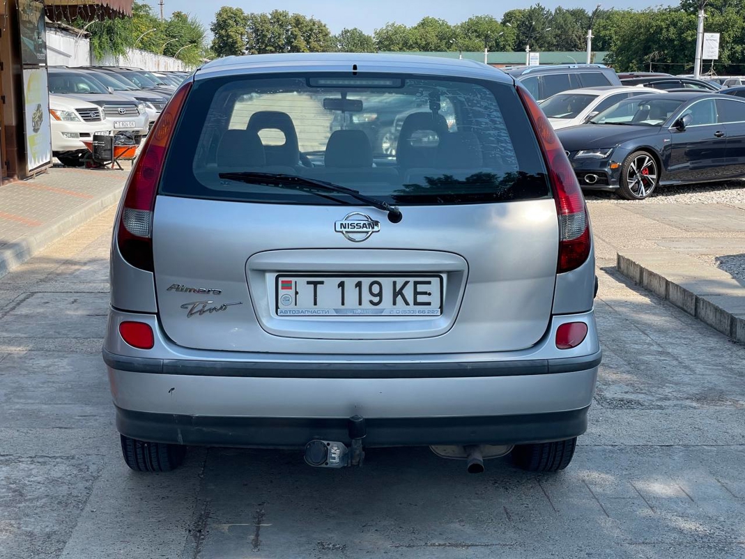 Nissan Almera Tino