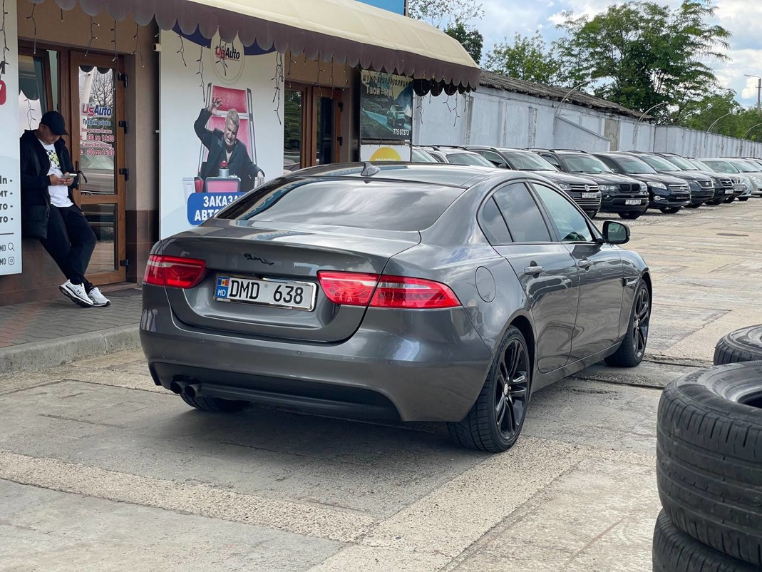 Jaguar XE