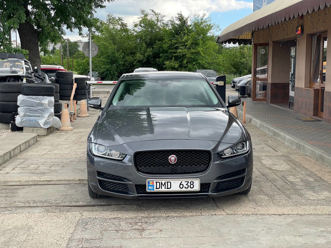 Jaguar XE