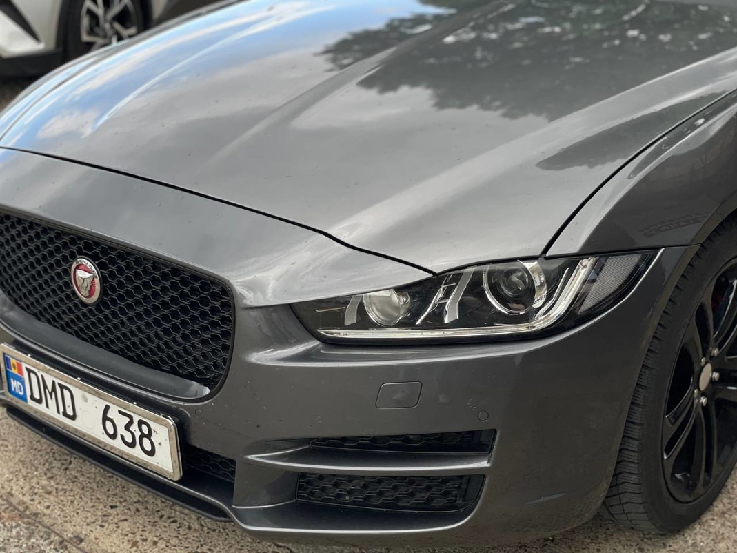 Jaguar XE