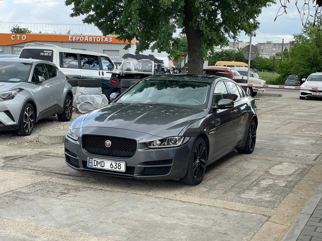 Jaguar XE