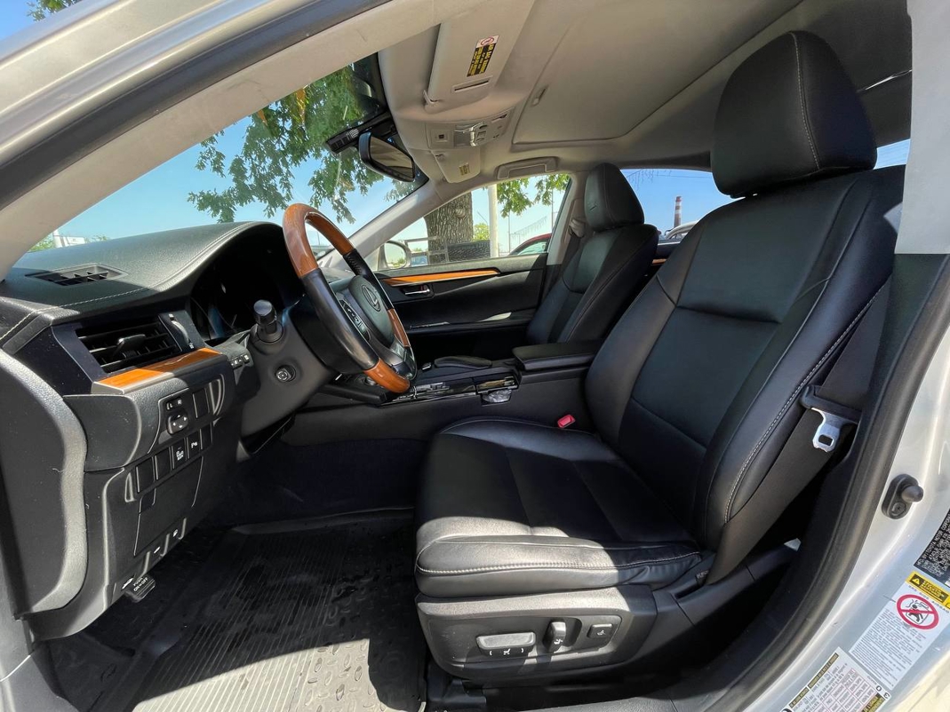 Lexus ES300h