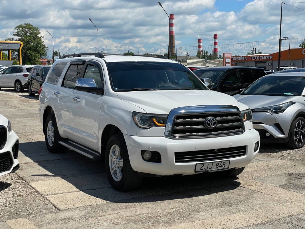 Toyota Sequoia