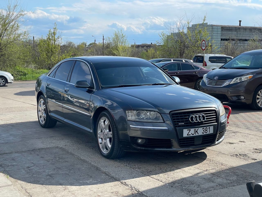 Audi A8 Quattro