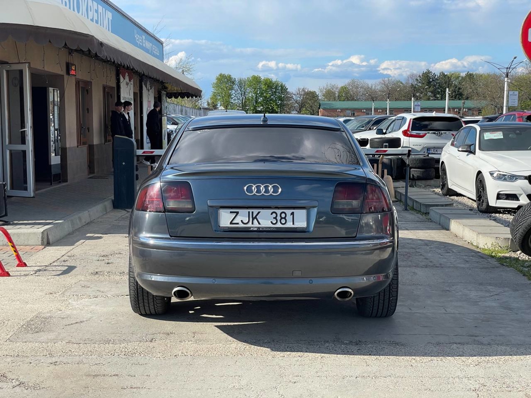 Audi A8 Quattro