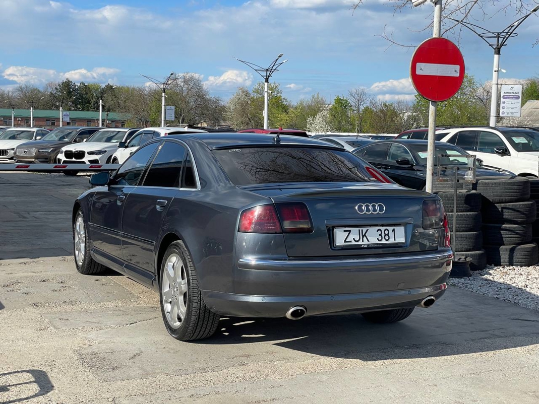 Audi A8 Quattro
